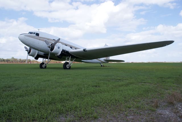N839M - Douglas