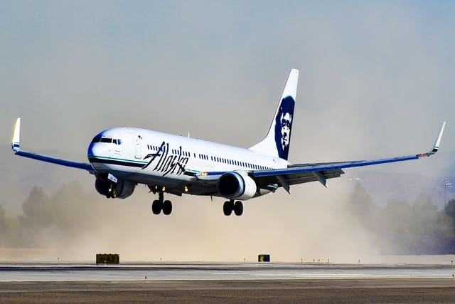 N320AS - Twin-engine aircraft