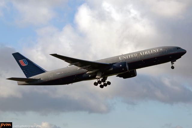 N781UA - Boeing