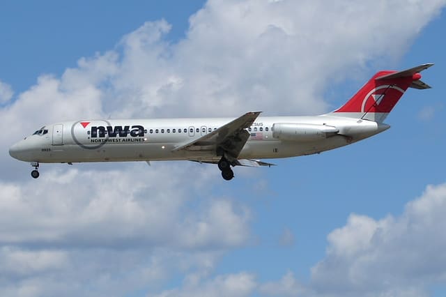 N985US - Douglas