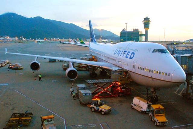 N128UA - Boeing