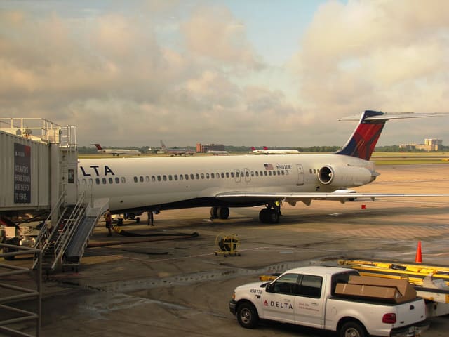 N902DE - Aircraft