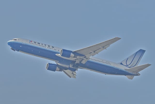 N651UA - Boeing