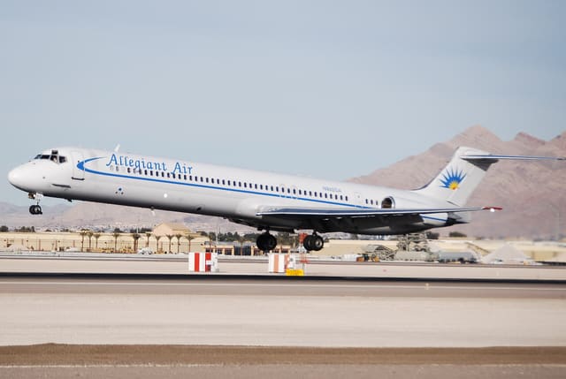 N862GA - Douglas