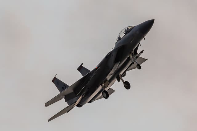  - Twin-engine aircraft