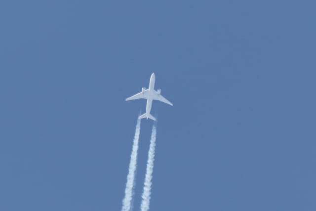 N78001 - Twin-engine aircraft