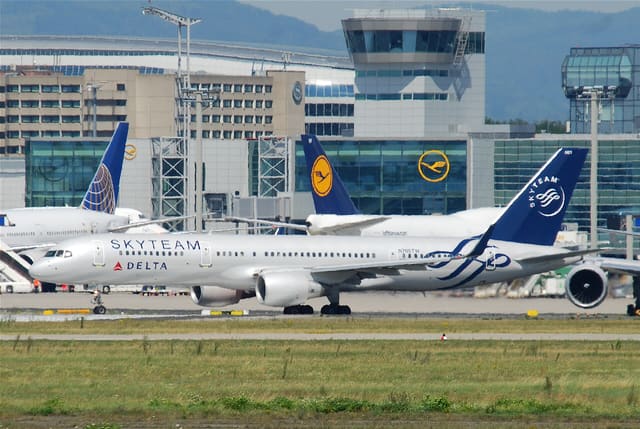 N705TW - Twin-engine aircraft