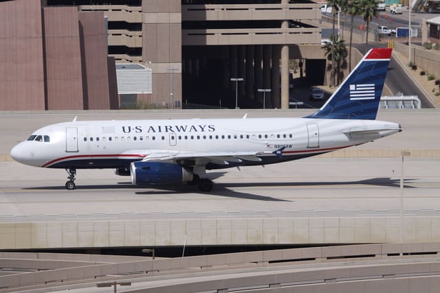N806AW - Twin-engine aircraft
