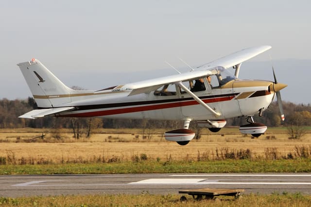 N5905E - Cessna