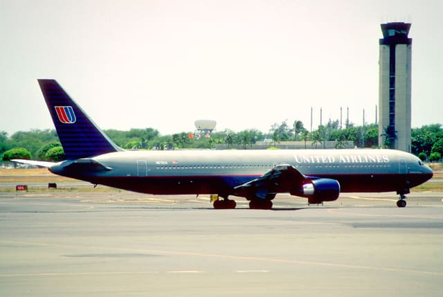 N676UA - Boeing