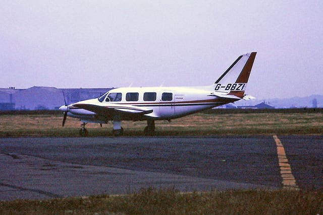G-BBZI - Twin-engine aircraft
