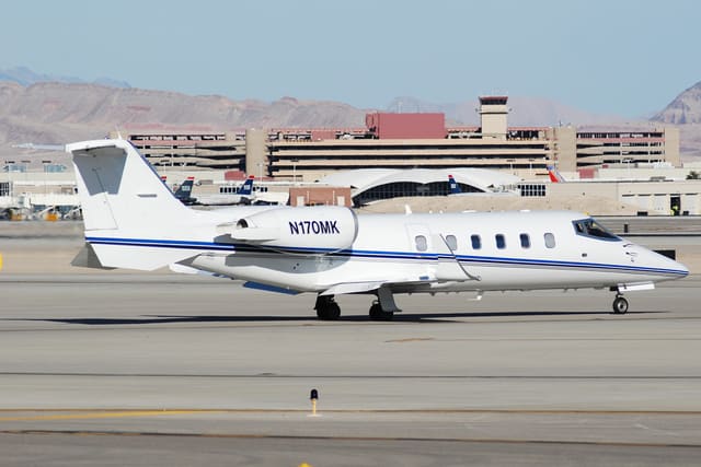 N170MK - Business jet