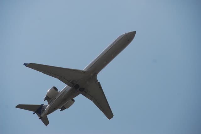 N154GJ - Twin-engine aircraft