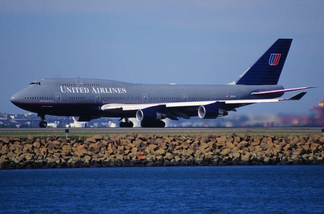 N107UA - Boeing