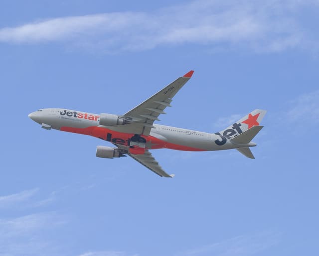 VH-EBA - Airbus