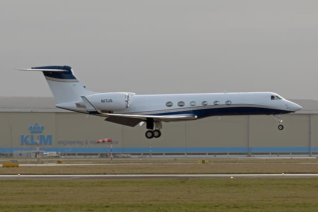 N17JS - Business jet