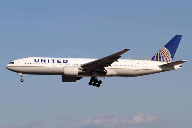 N782UA - Boeing