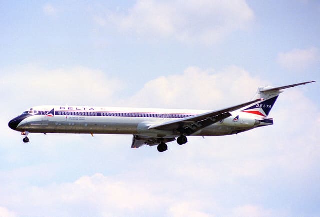 N930DL - Douglas