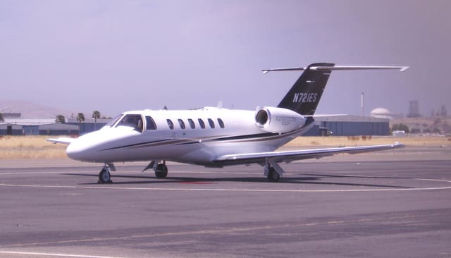 N721ES - Business jet