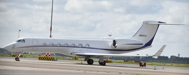 N883A - Business jet