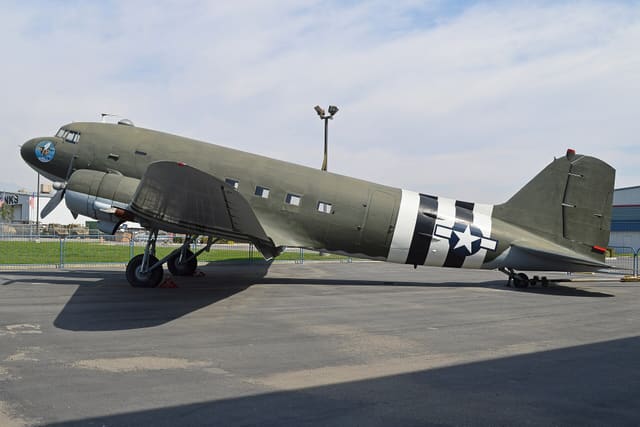 N60480 - Twin-engine aircraft