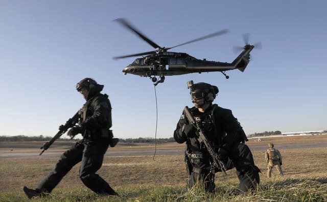 N72760 - Helicopter