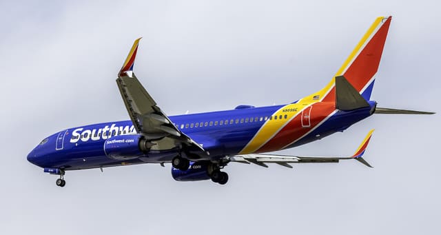 N8696E - Boeing