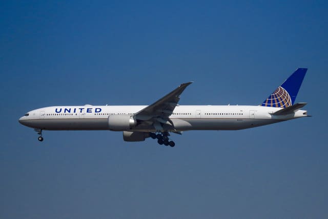 N2140U - Boeing
