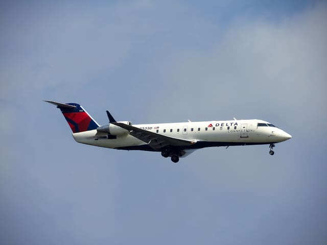 N8533D - Bombardier