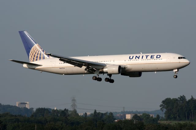 N647UA - Boeing