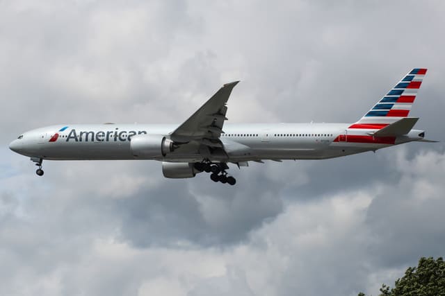 N721AN - Twin-engine aircraft