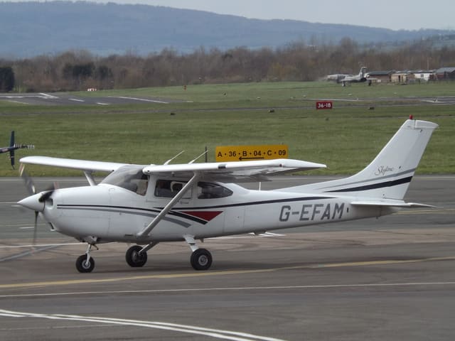 G-EFAM - Cessna