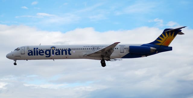N866GA - Douglas