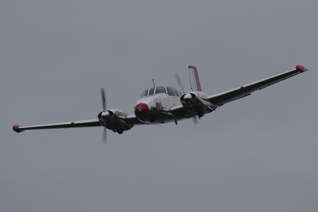 N3670B - Twin-engine aircraft