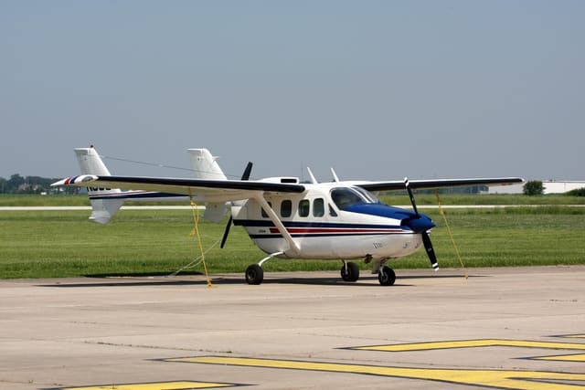 N8CS - Cessna