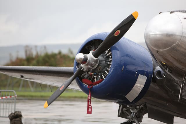 N223CM - Twin-engine aircraft