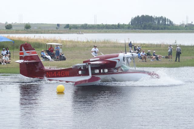 N144GW - Twin-engine aircraft