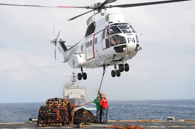N330KW - Helicopter
