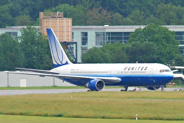 N655UA - Boeing