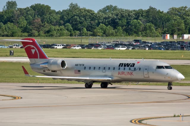N8797A - Twin-engine aircraft