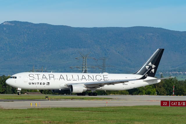 N653UA - Boeing