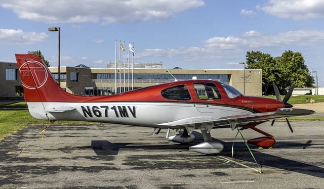N671MV - Cirrus