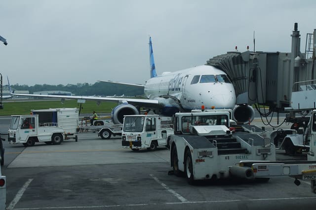 N318JB - Embraer