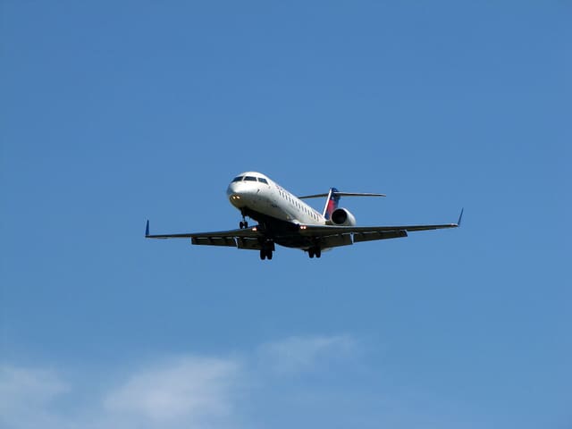 N716CA - Twin-engine aircraft