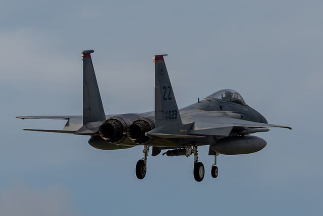  - Twin-engine aircraft