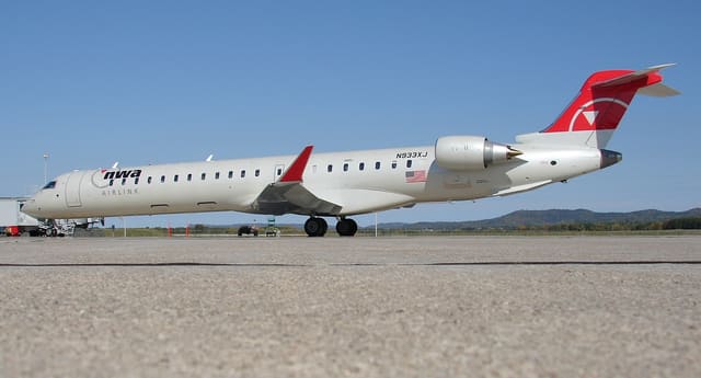 N933XJ - Bombardier