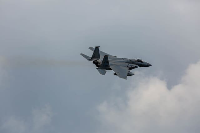 - Twin-engine aircraft