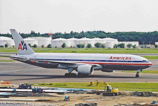 N772AN - Twin-engine aircraft