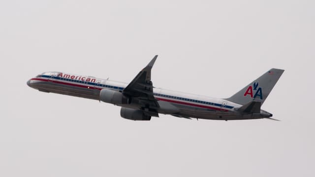N689AA - Boeing