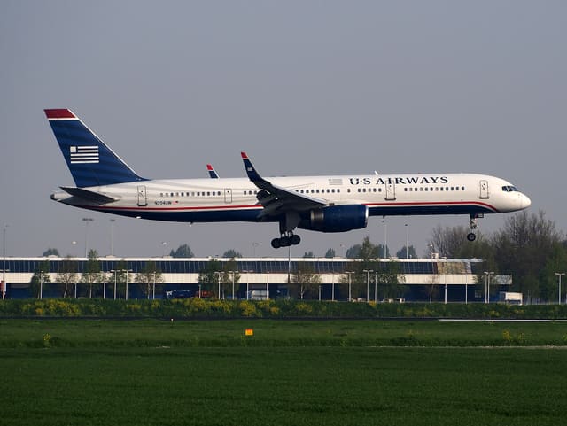 N204UW - Twin-engine aircraft